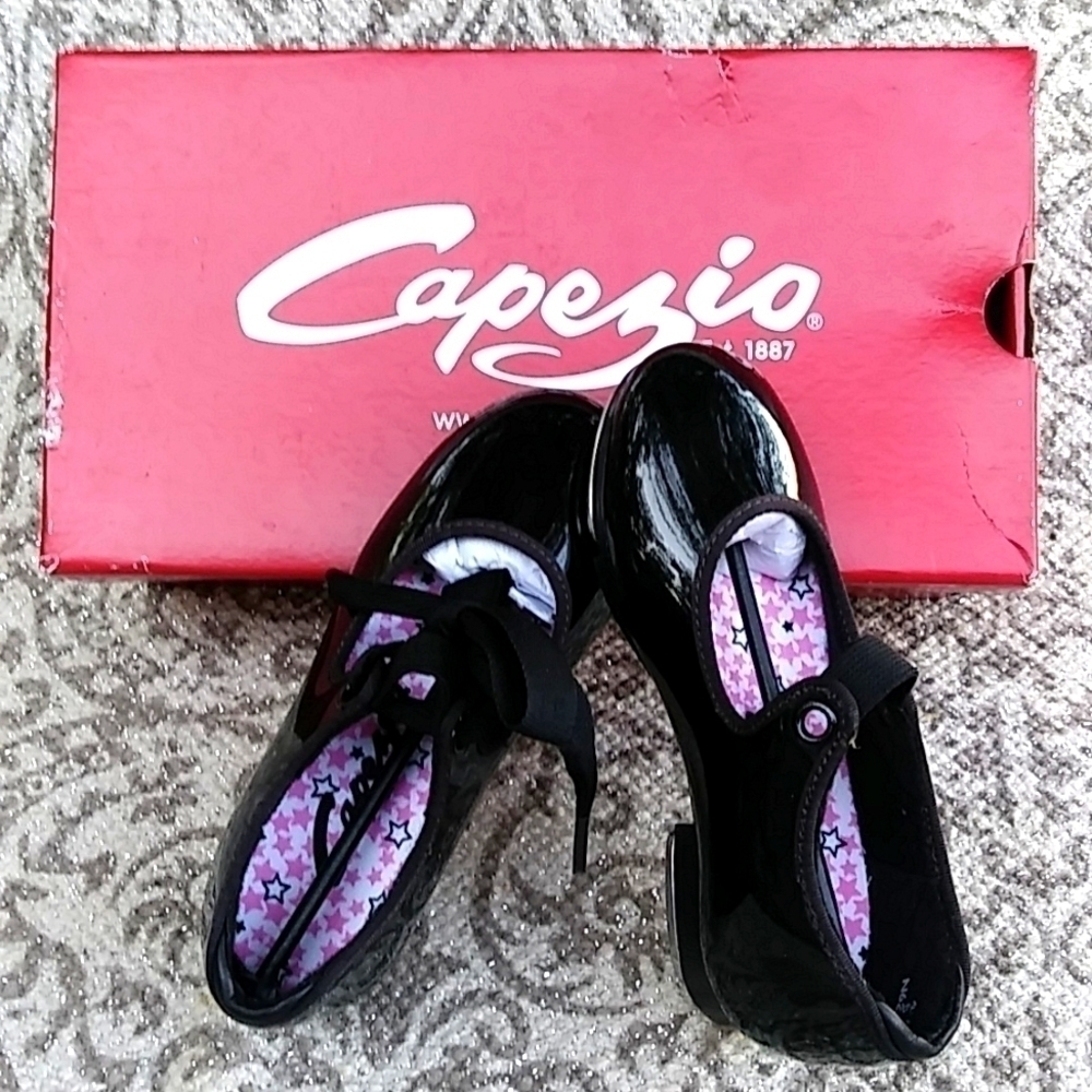 Capezio Adorable Toddler Black Patent Tap Shoes Sz 8.5